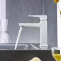 Hansgrohe Metropol Umvadlov batria s vpustom Push-Open, matn biela